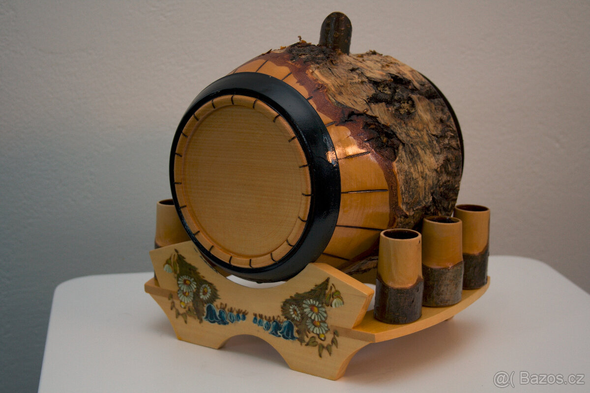 Starožitný vyřezávaný březový soudek - 3