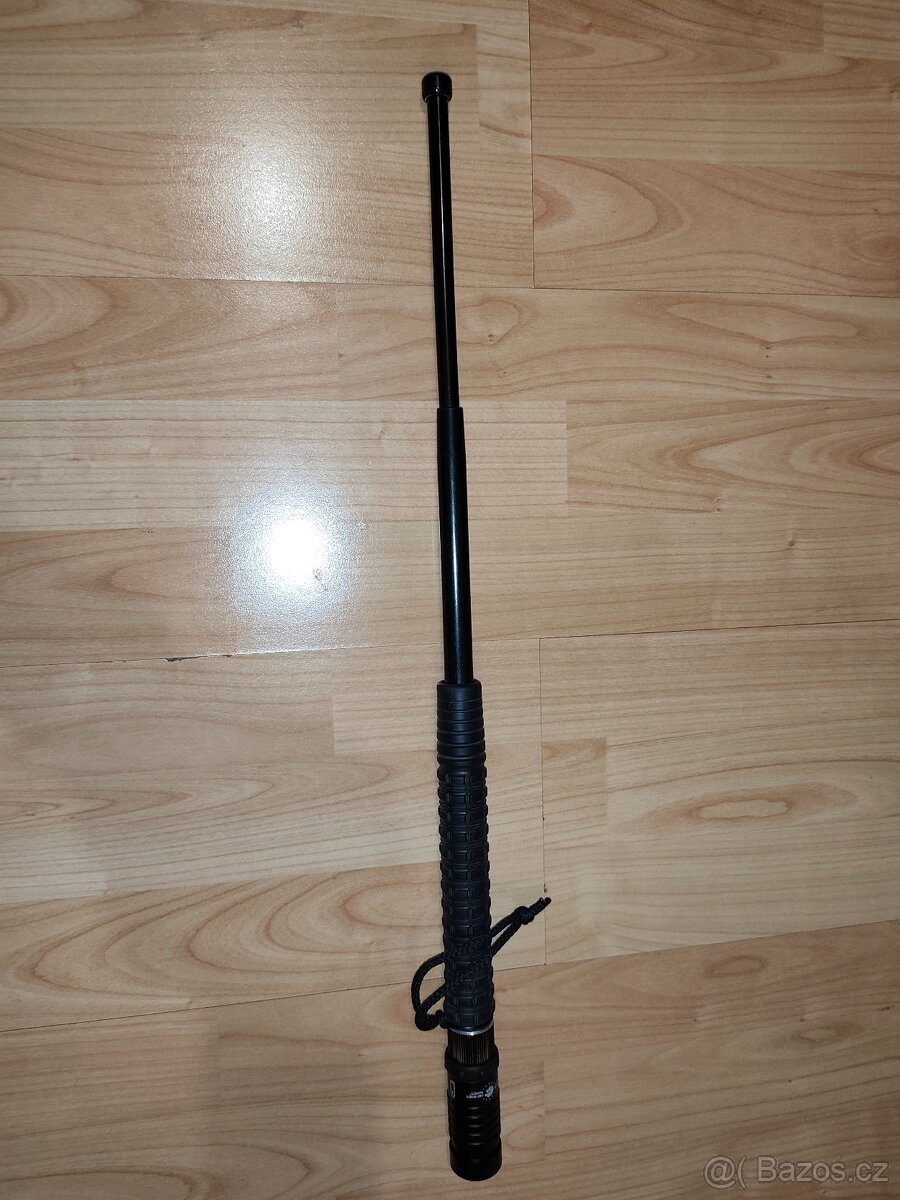 Kalený teleskopický obušek ESP 21" se svítilnou - 3