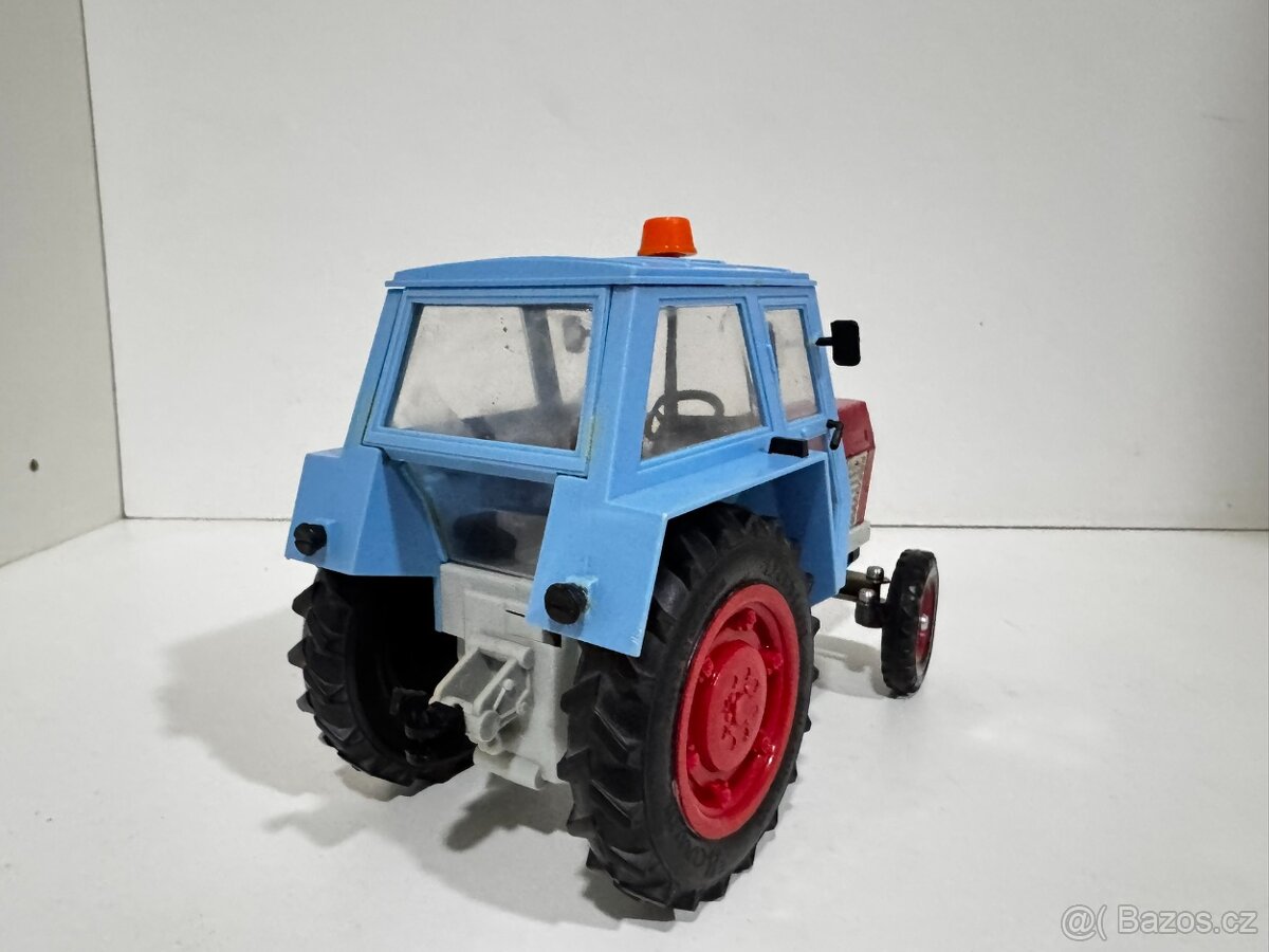 KDN - stará hračka - TRAKTOR ZETOR CRYSTAL - 3