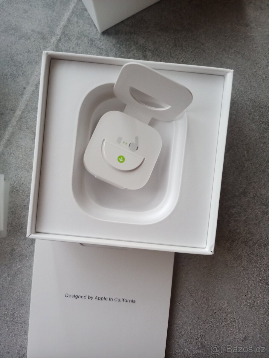 Apple AirPods Pro - 3