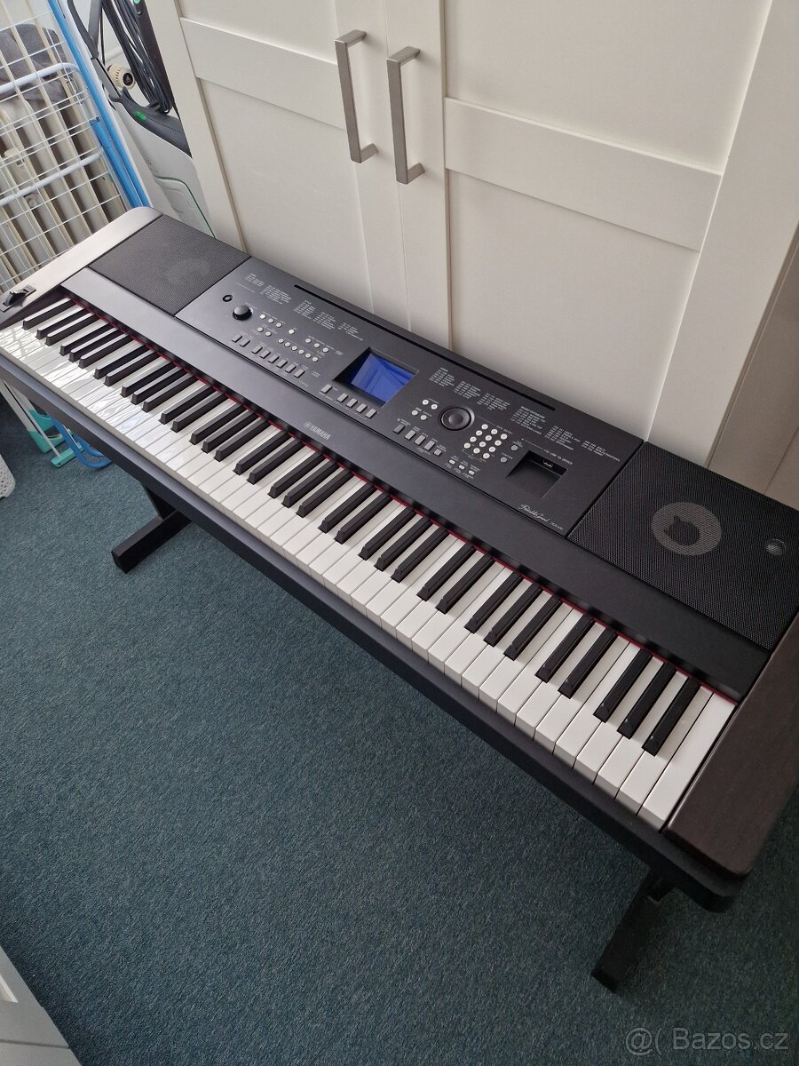 Yamaha DGX-650 Portable Grand - 3