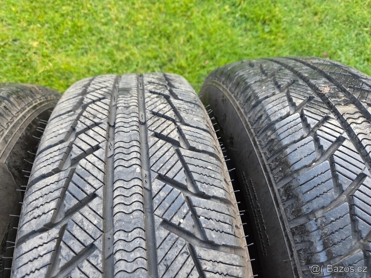 Zimní pneu Syron Everest C 225/75 R16C 121/120S - 3