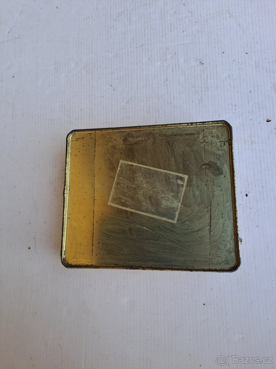Stará plechová krabička. - 3
