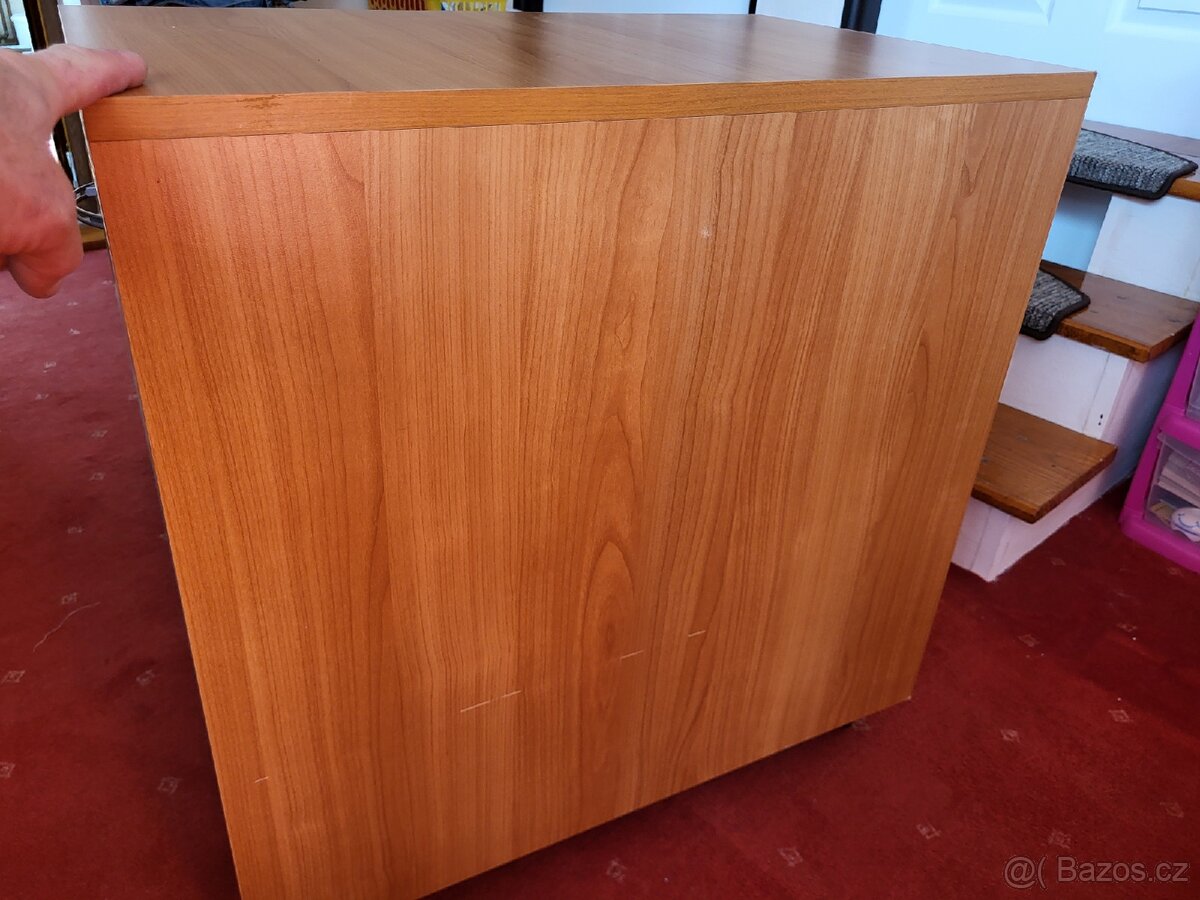 Peřiňák, úložný stolek na kolečkách - 3