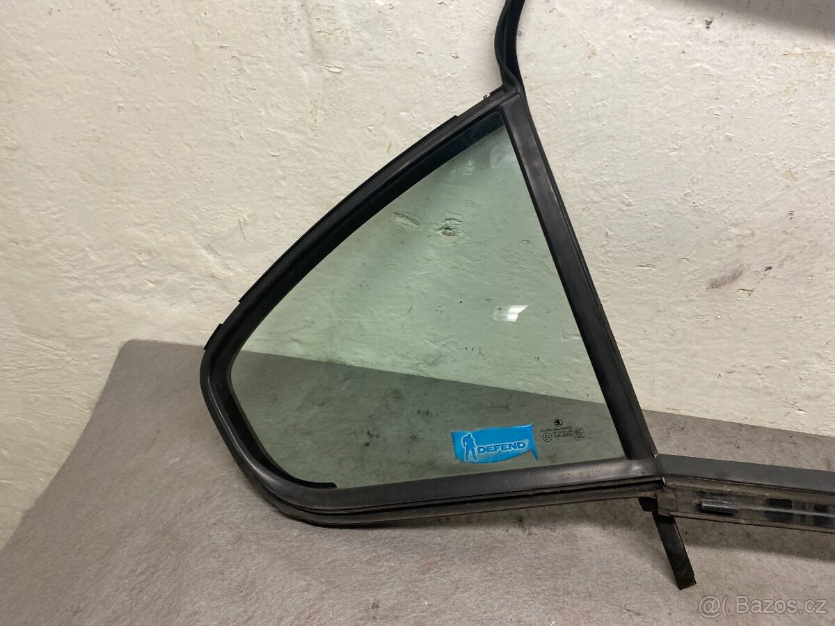 ŠKODA OCTAVIA 2 2004-2013 - ZADNÍ MENŠÍ SKLA DVEŘÍ - 3