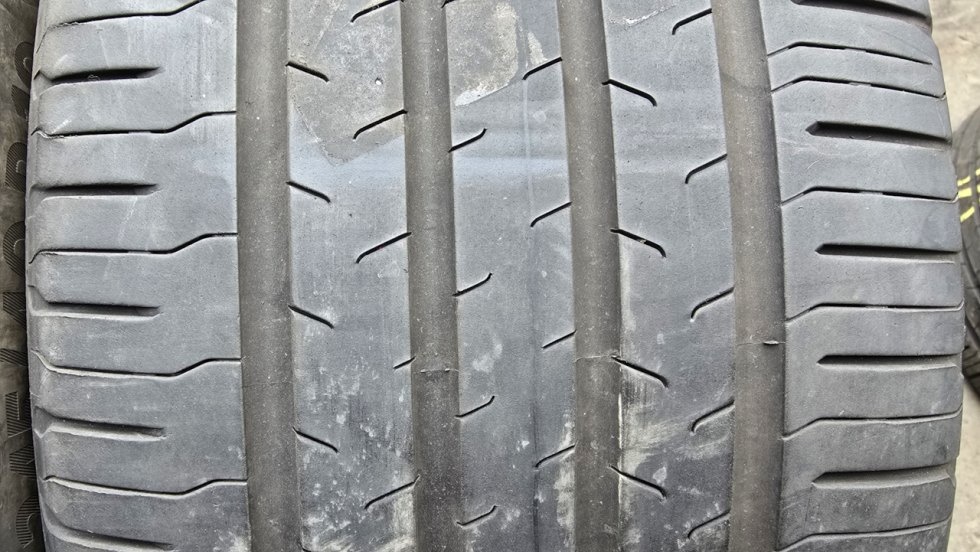 Letní pneu 245/40/19 Continental - 3