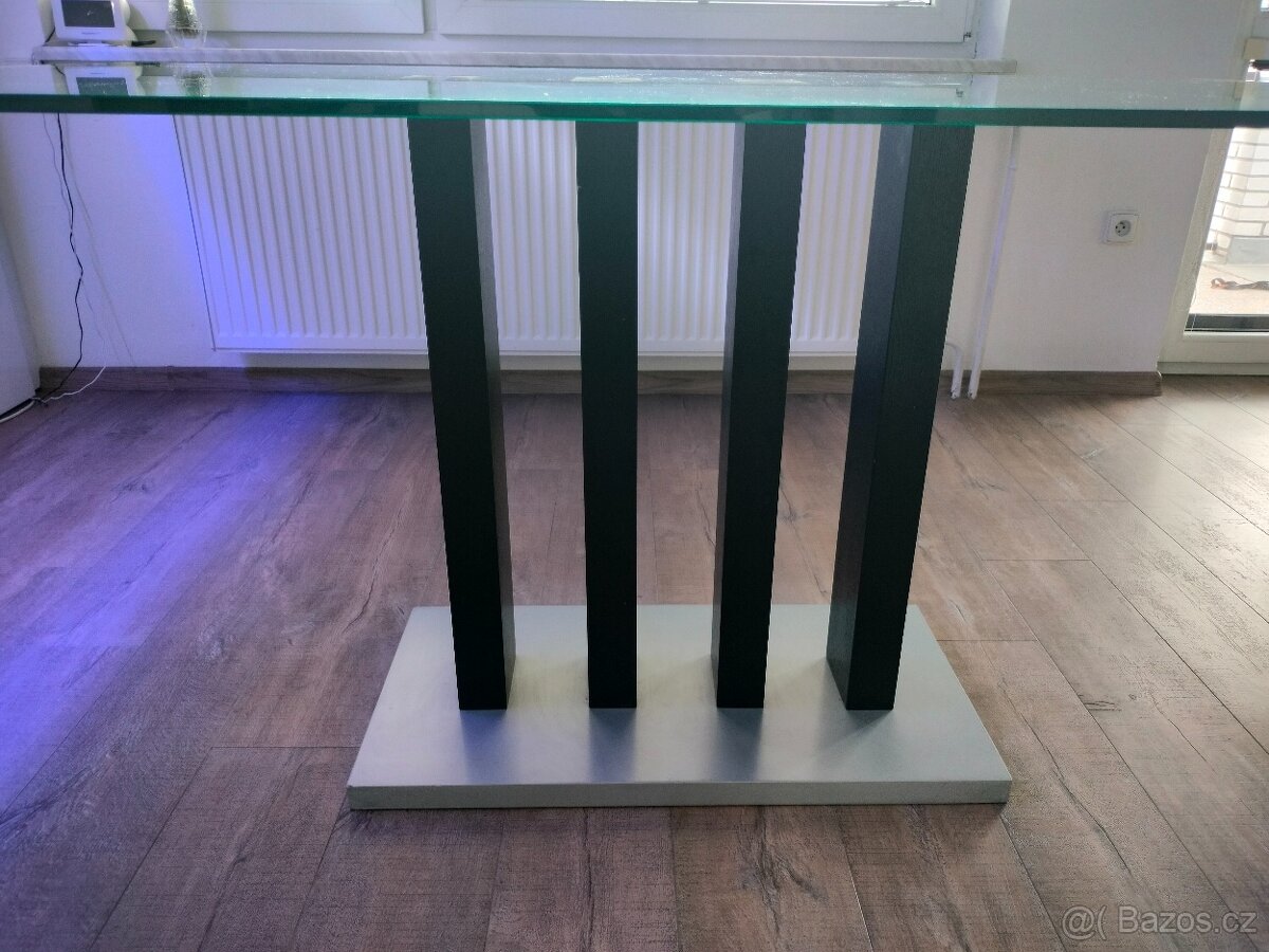 Skleněný jídelní stůl - 3