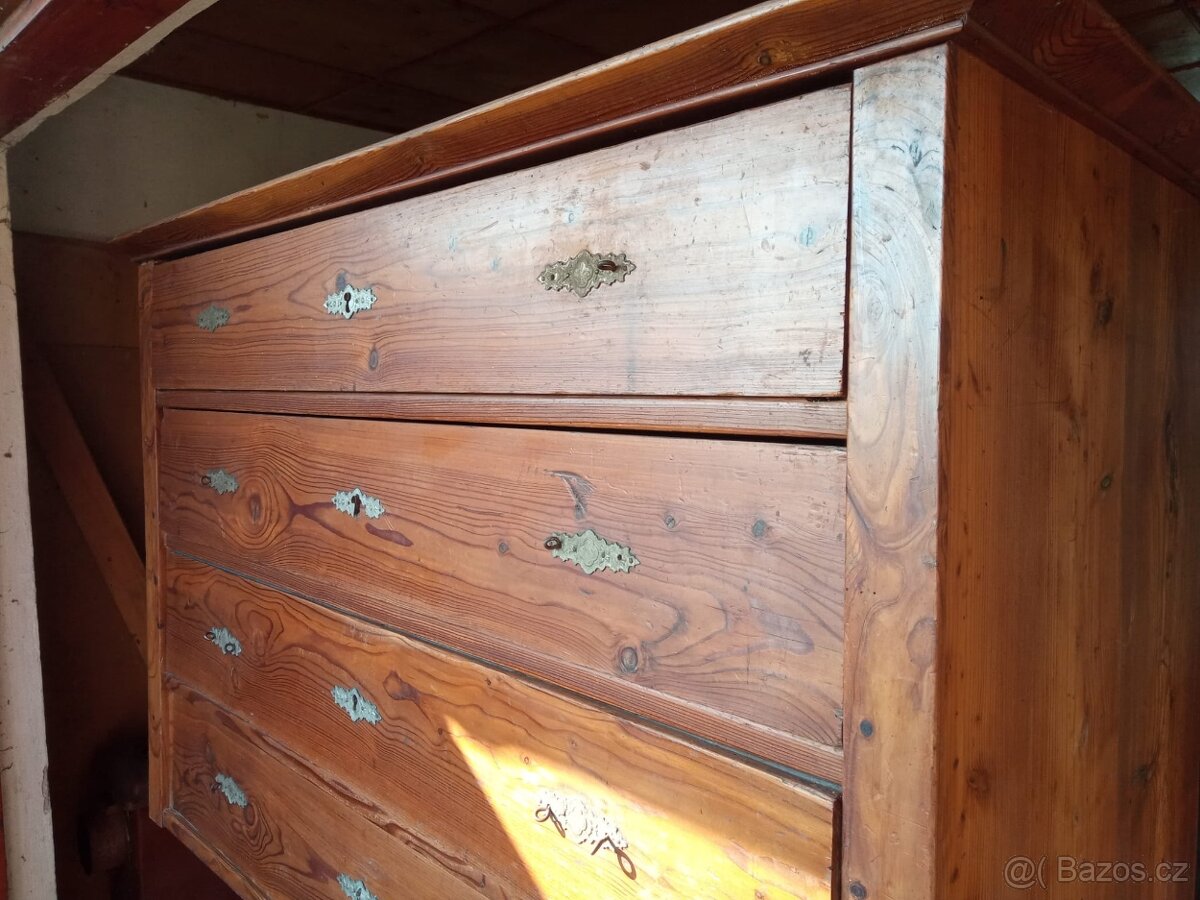 Historická komoda - 3