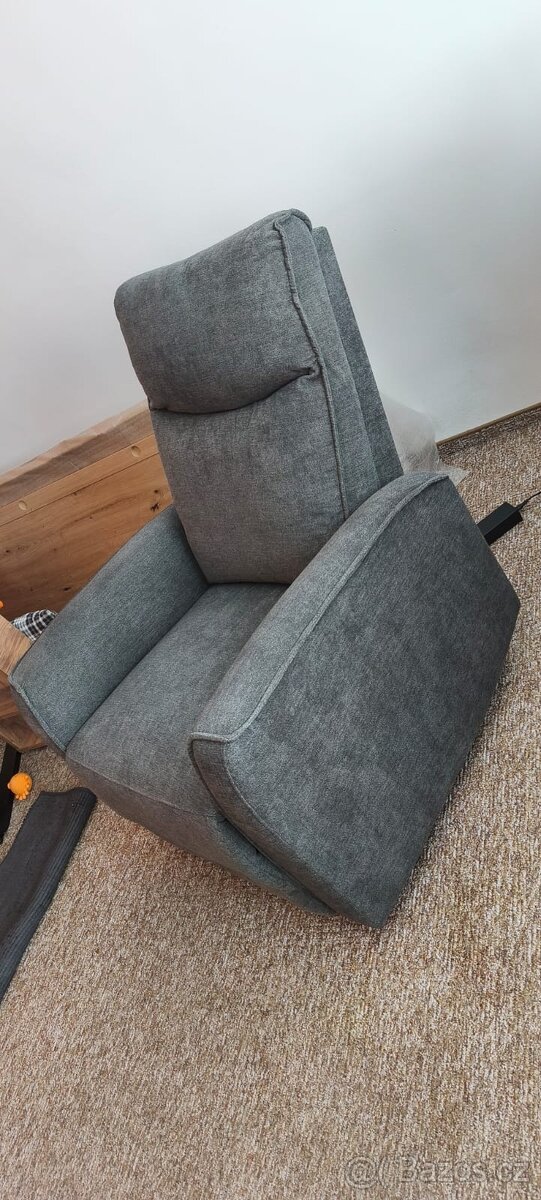 Křeslo elekricky ovládané - 3