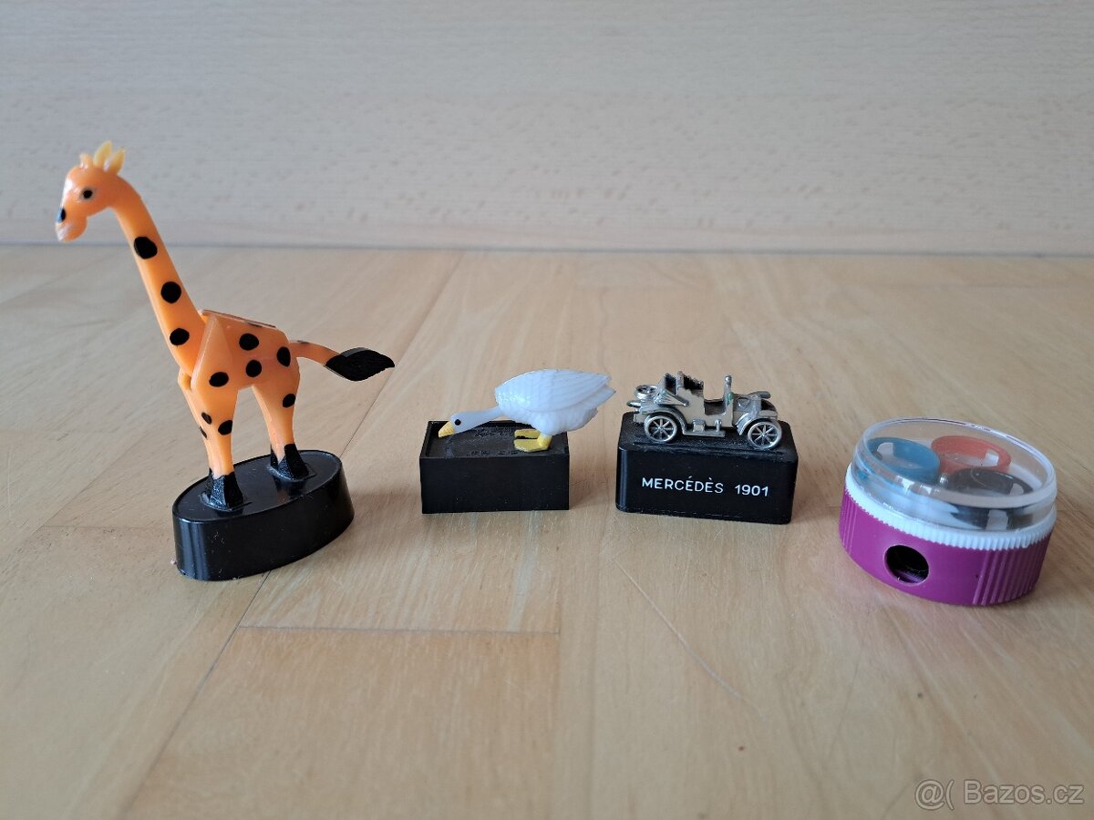 Retro klíčenky, přívěsky, ořezávátka,turistické známky - 3