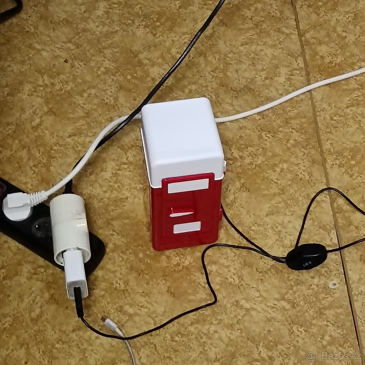 Malá lednice na jeden parfem - 3