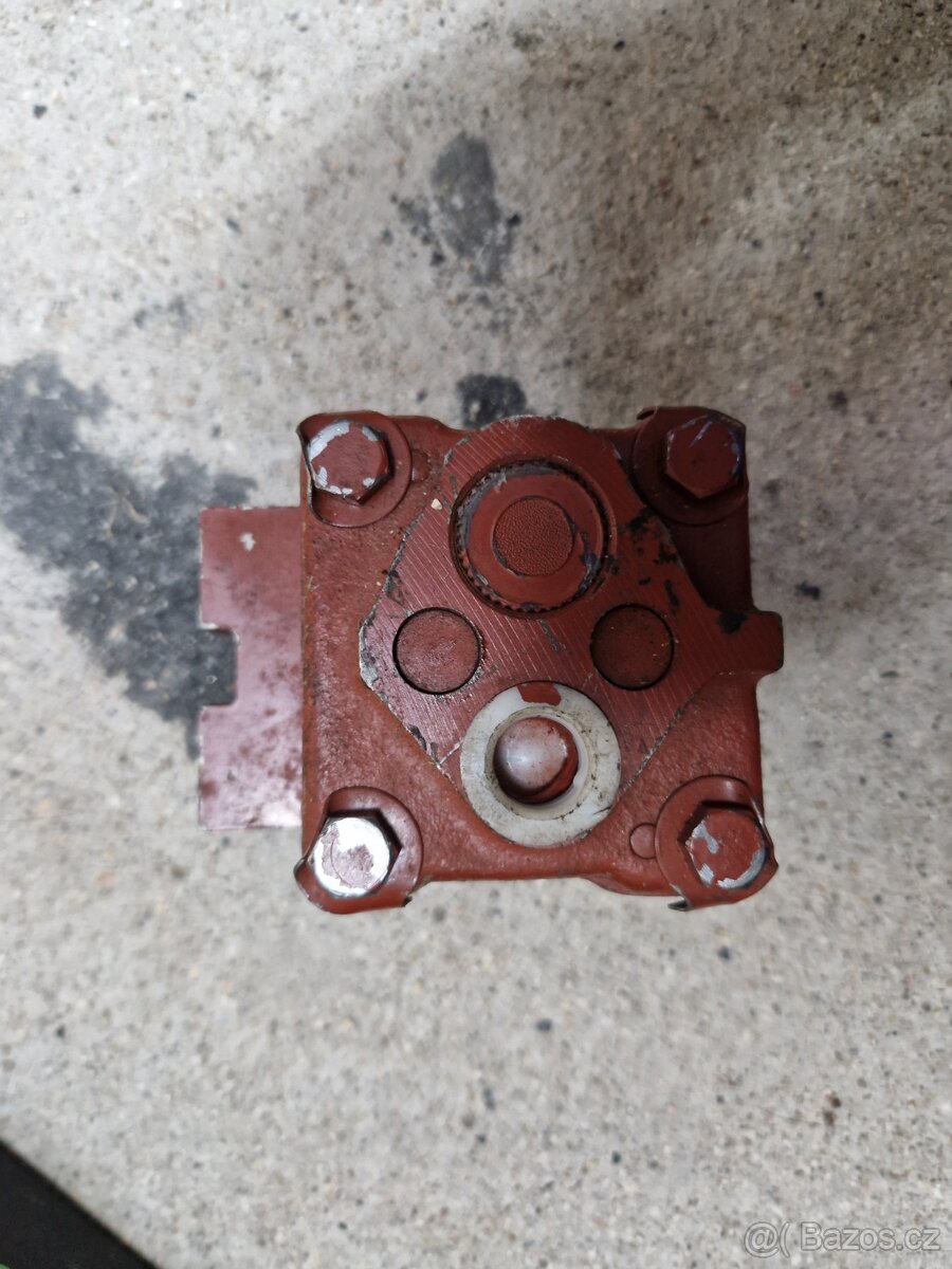 Čerpadlo mazání zetor 7011 - 3