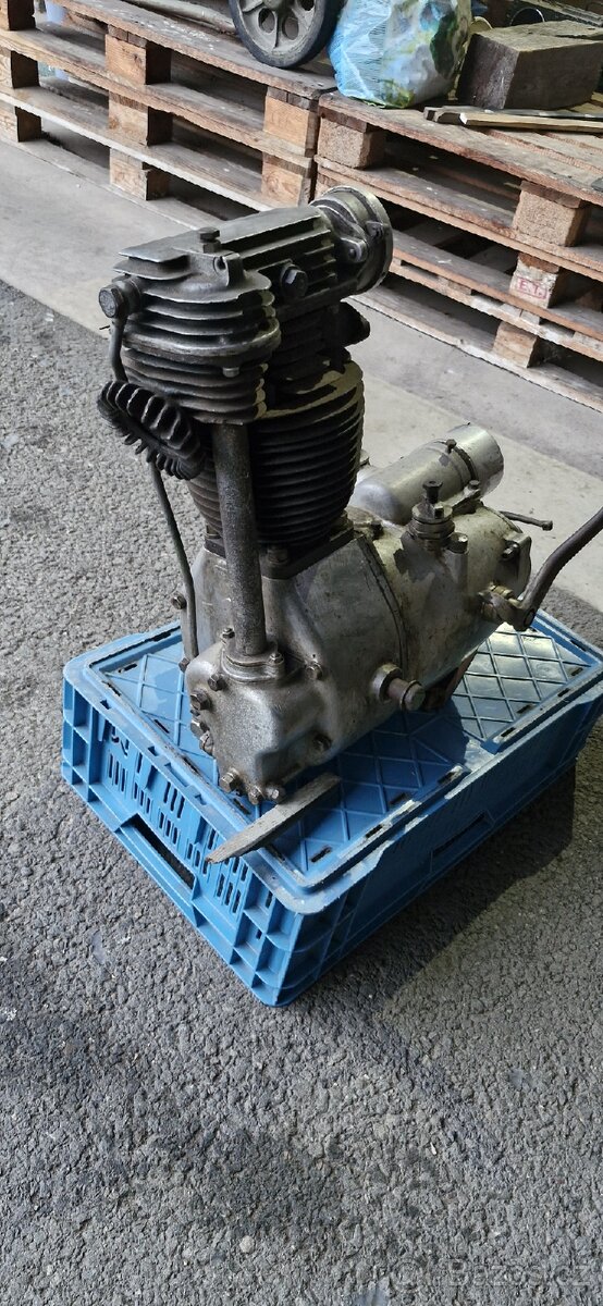 Motor Praga 350 - 3