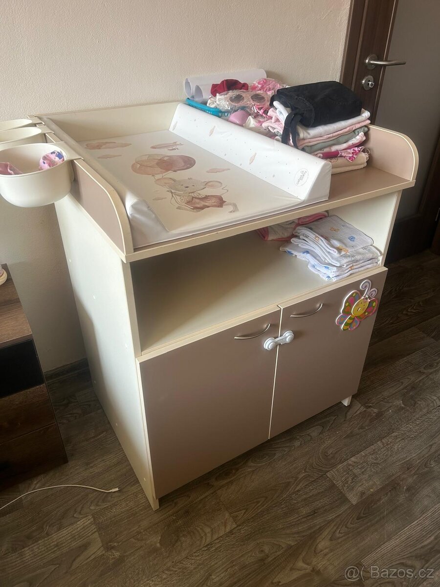 Přebalovací pult s komodou - 3