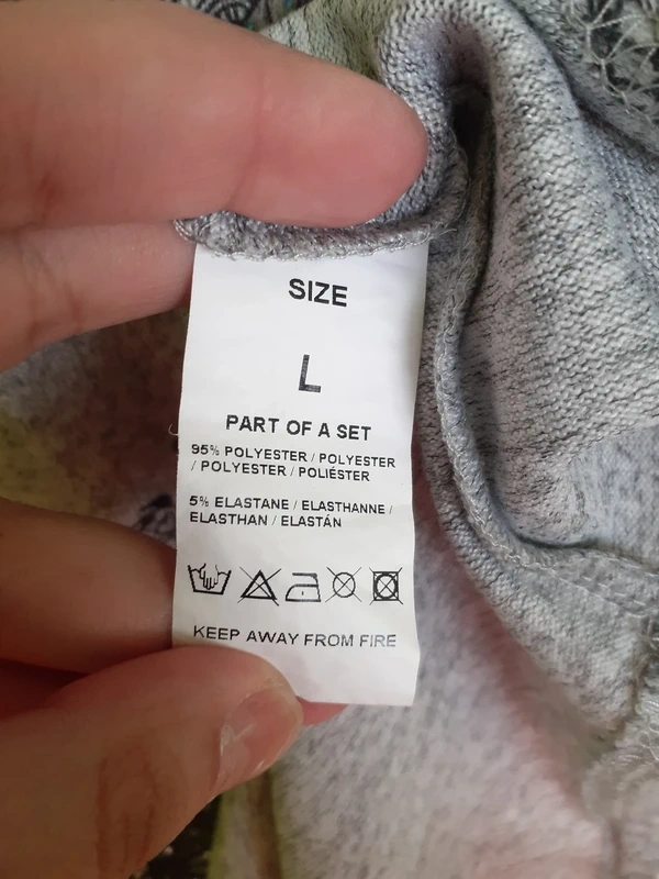 Dámský svetr zdobený 46 - 3