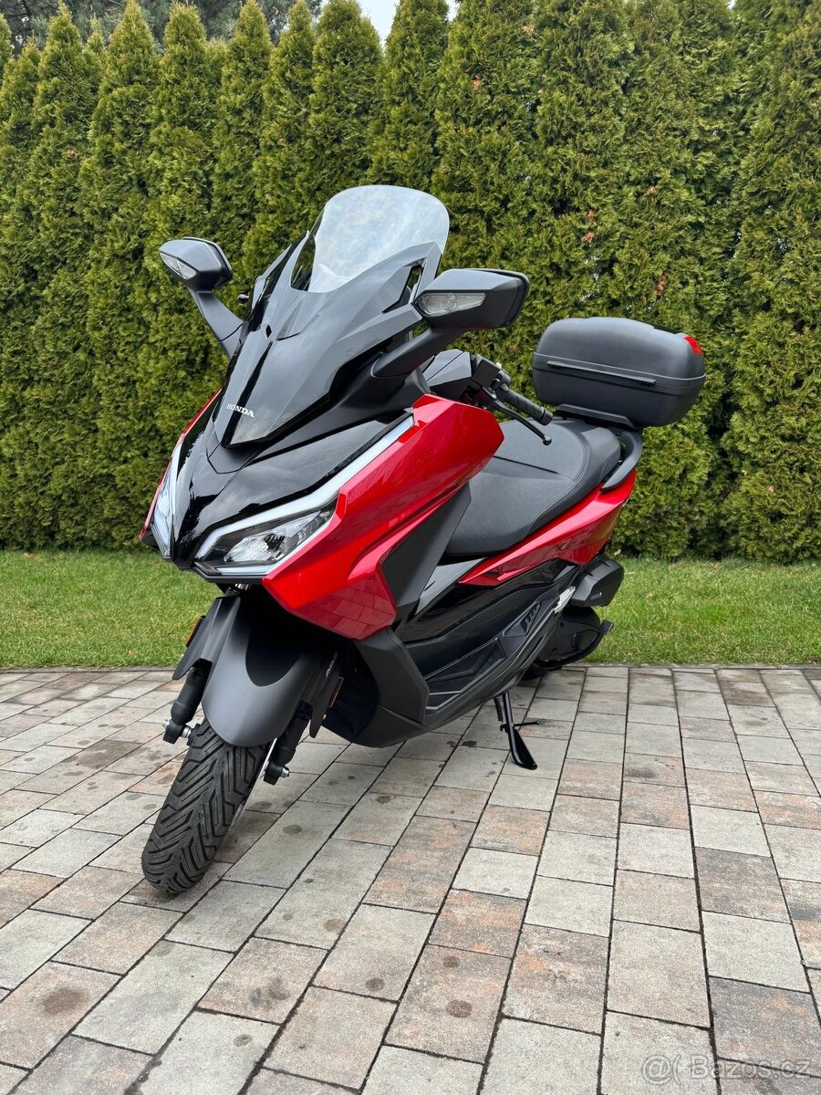 Honda Forza 125 RED - 3