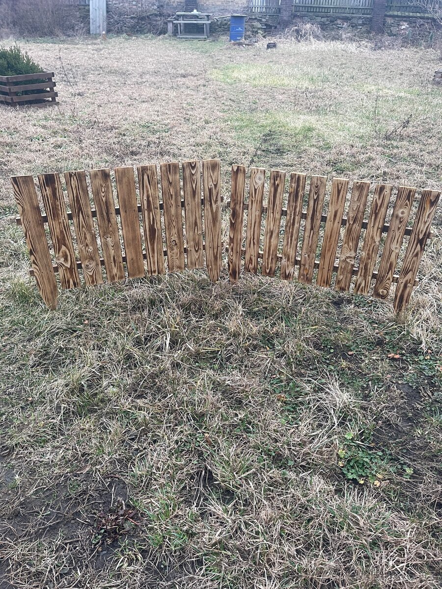 Dřevěný dekorativní plot - 3