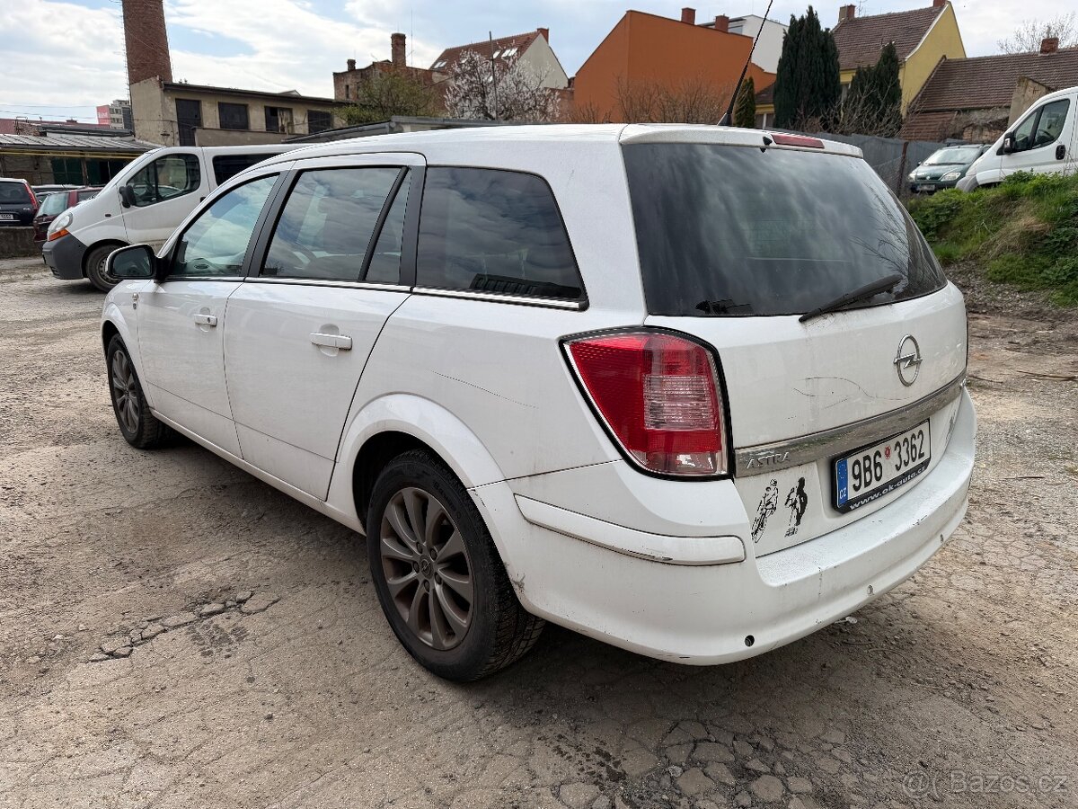 Opel Astra 1.7 CDTi kombi - 3
