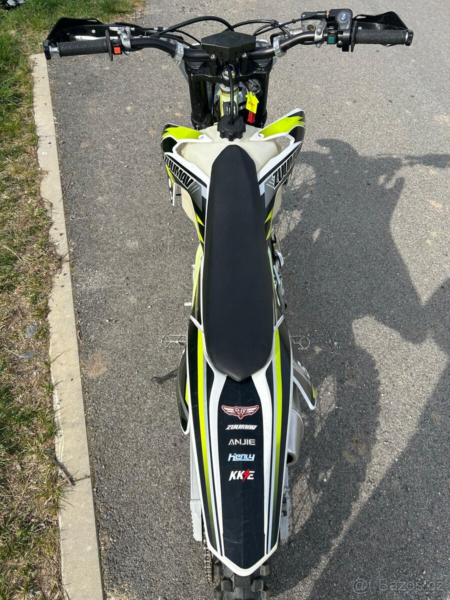 ZUUMAV 250