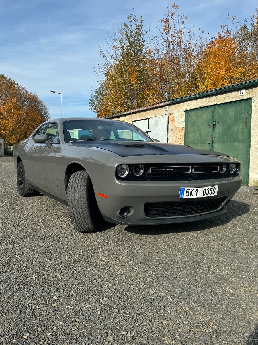 Prodám Dodge Challenger 3.6 V6 - 3