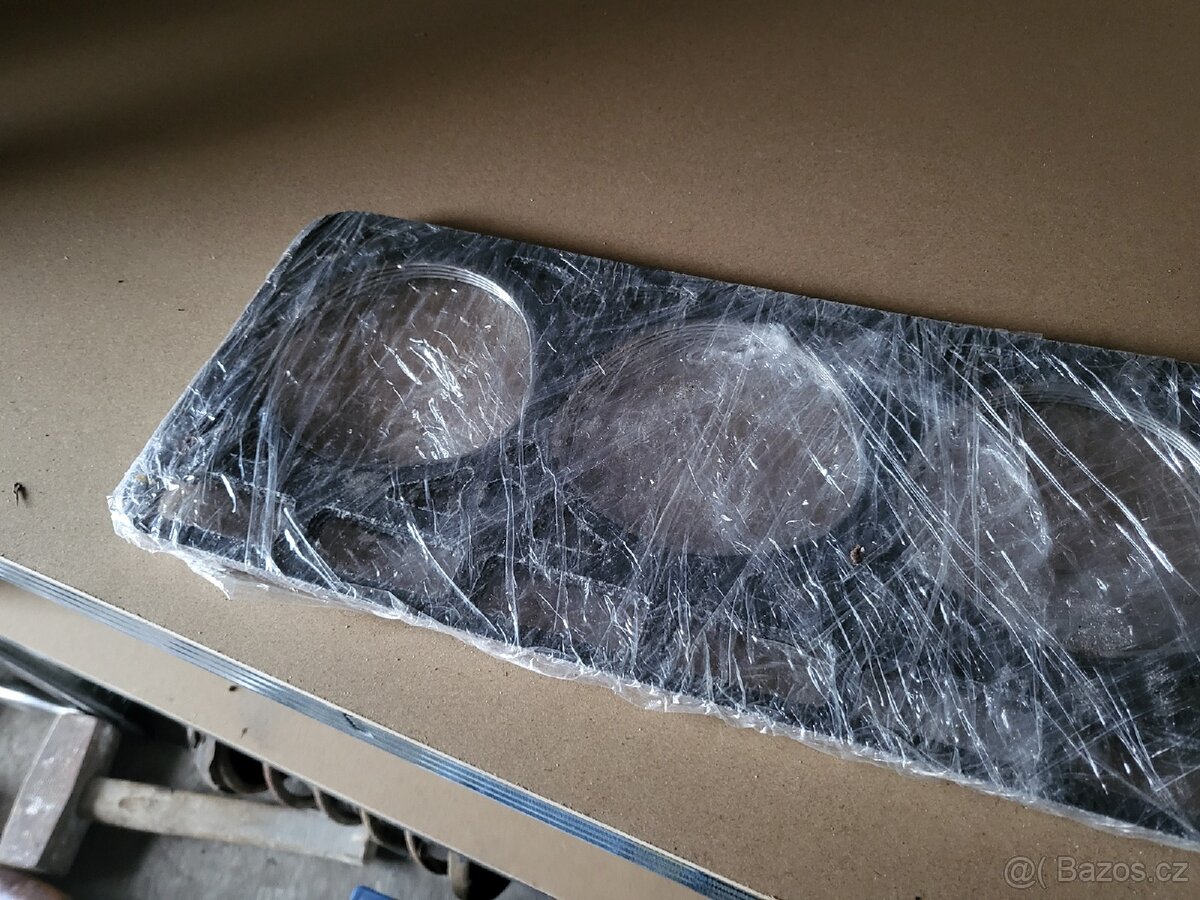 Volha 24 těsnění pod hlavou, volat - 3