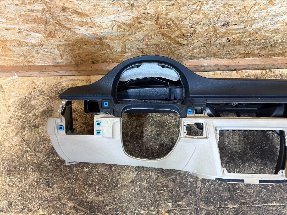 PALUBNÍ DESKA BMW E90/91 - 3