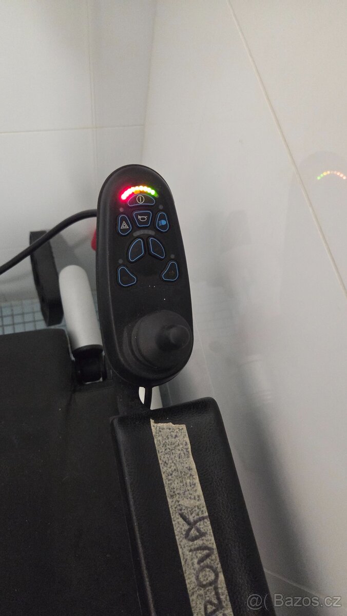 Prodam elektrický invalidní vozík - 3