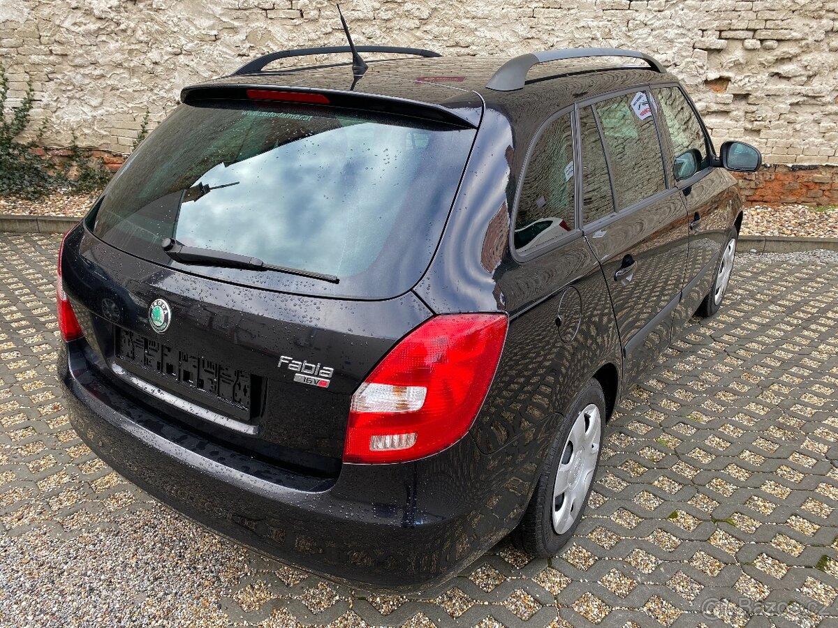 MOŽNO NA SPLÁTKY - Škoda Fabia 2 1.2 - 3