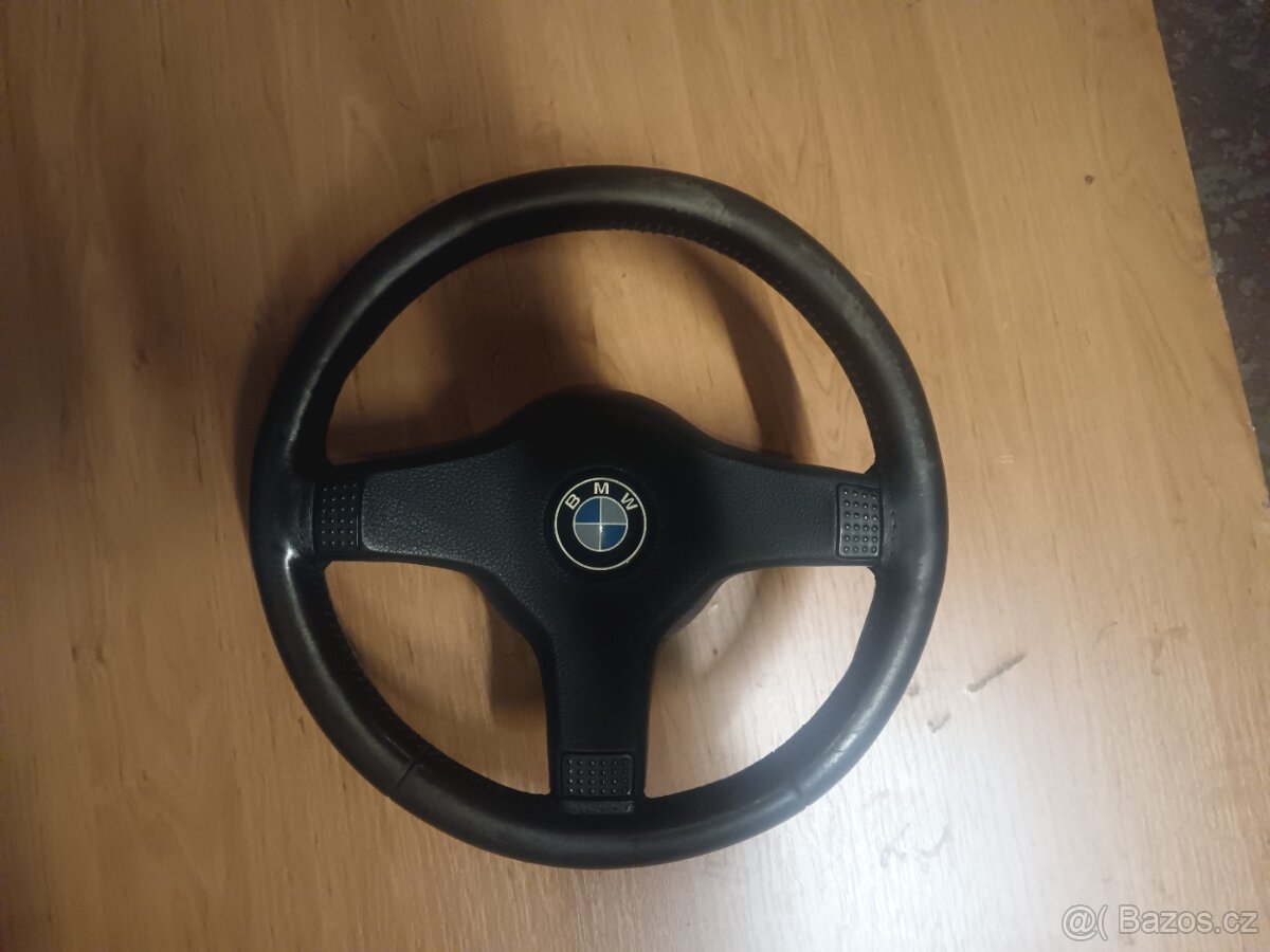BMW E30 MTechnic 1 volant maličký - 3