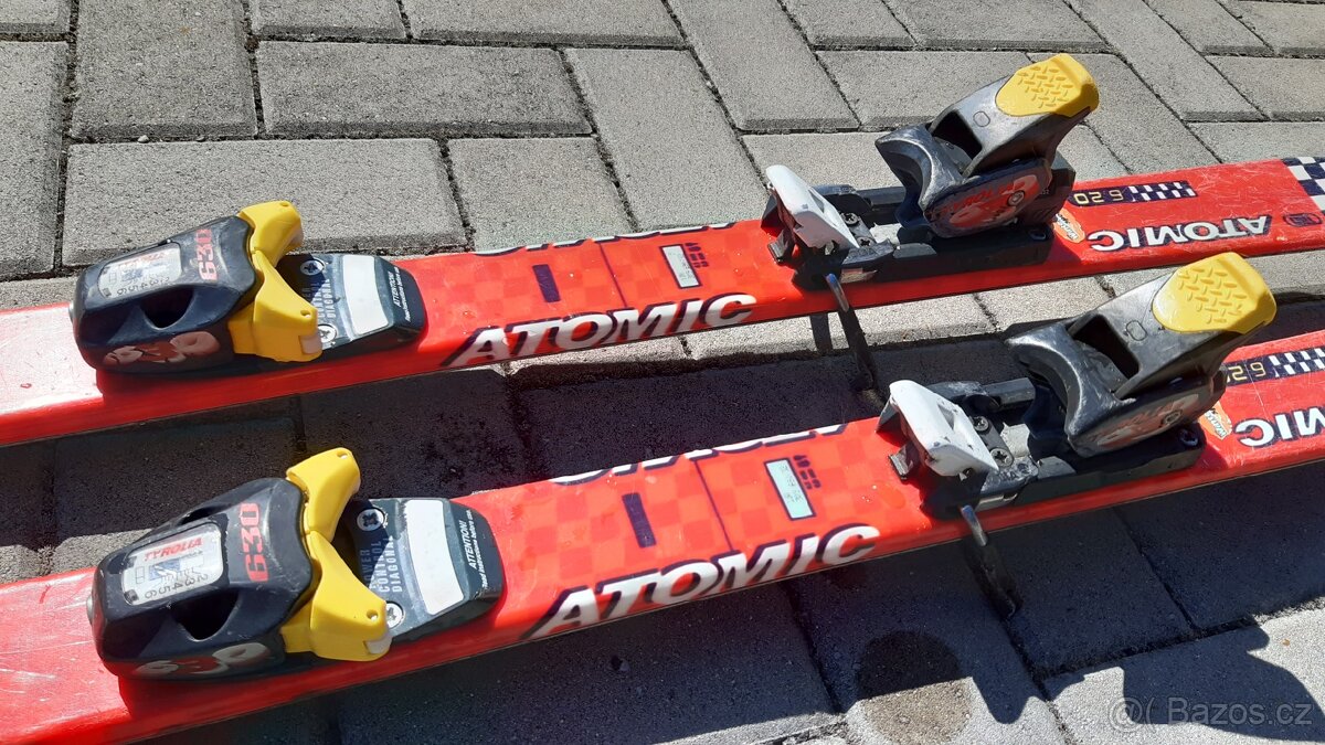 Dětské lyže Atomic 127 cm, hůlky, helma - 3