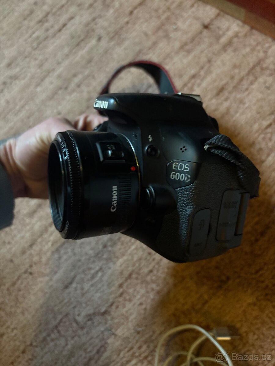 Foťák Canon EOS 600D + 50mm objektiv - 3