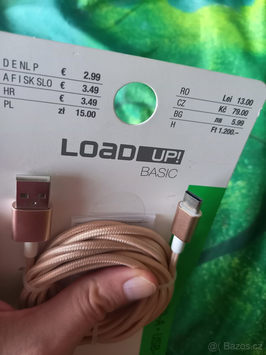 Nabíjecí a datový kabel - 3