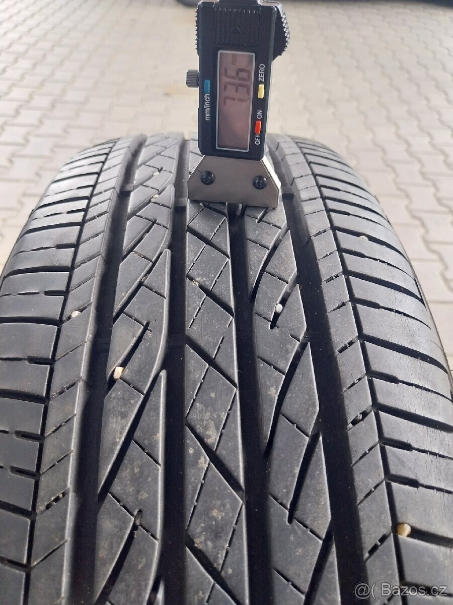 Prodám 2 x letní pneu Bridgestone 215/60/17 - 3