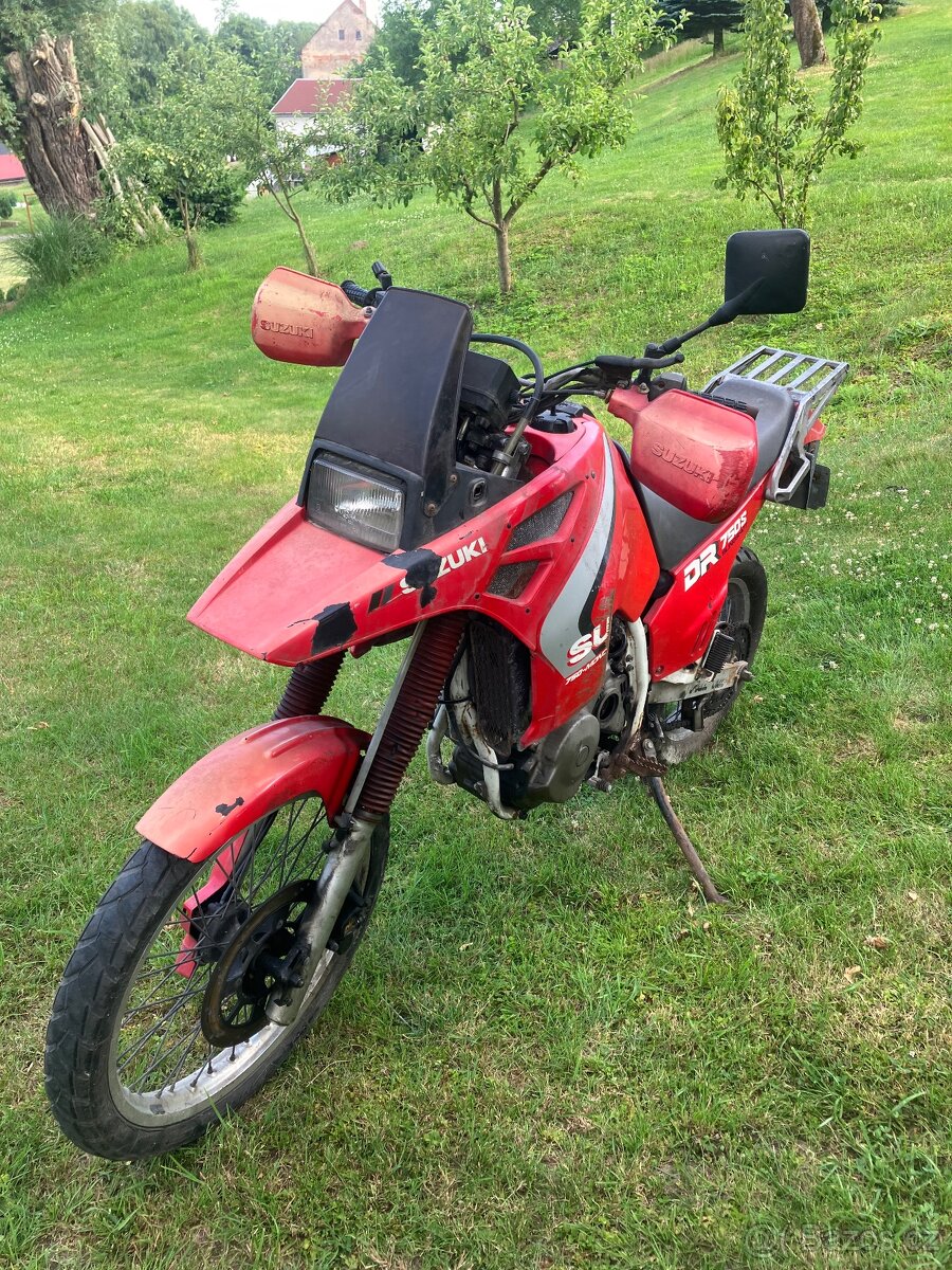 Suzuki Big 750