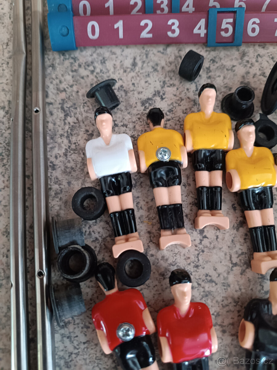 Náhradní fotbalisti, - 3