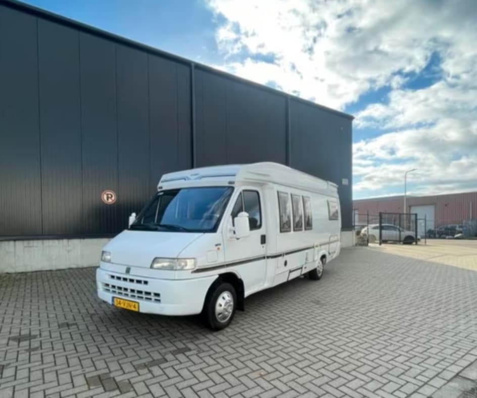 Fiat Ducato Hobby, Tažné , velká francouzská postel - 3