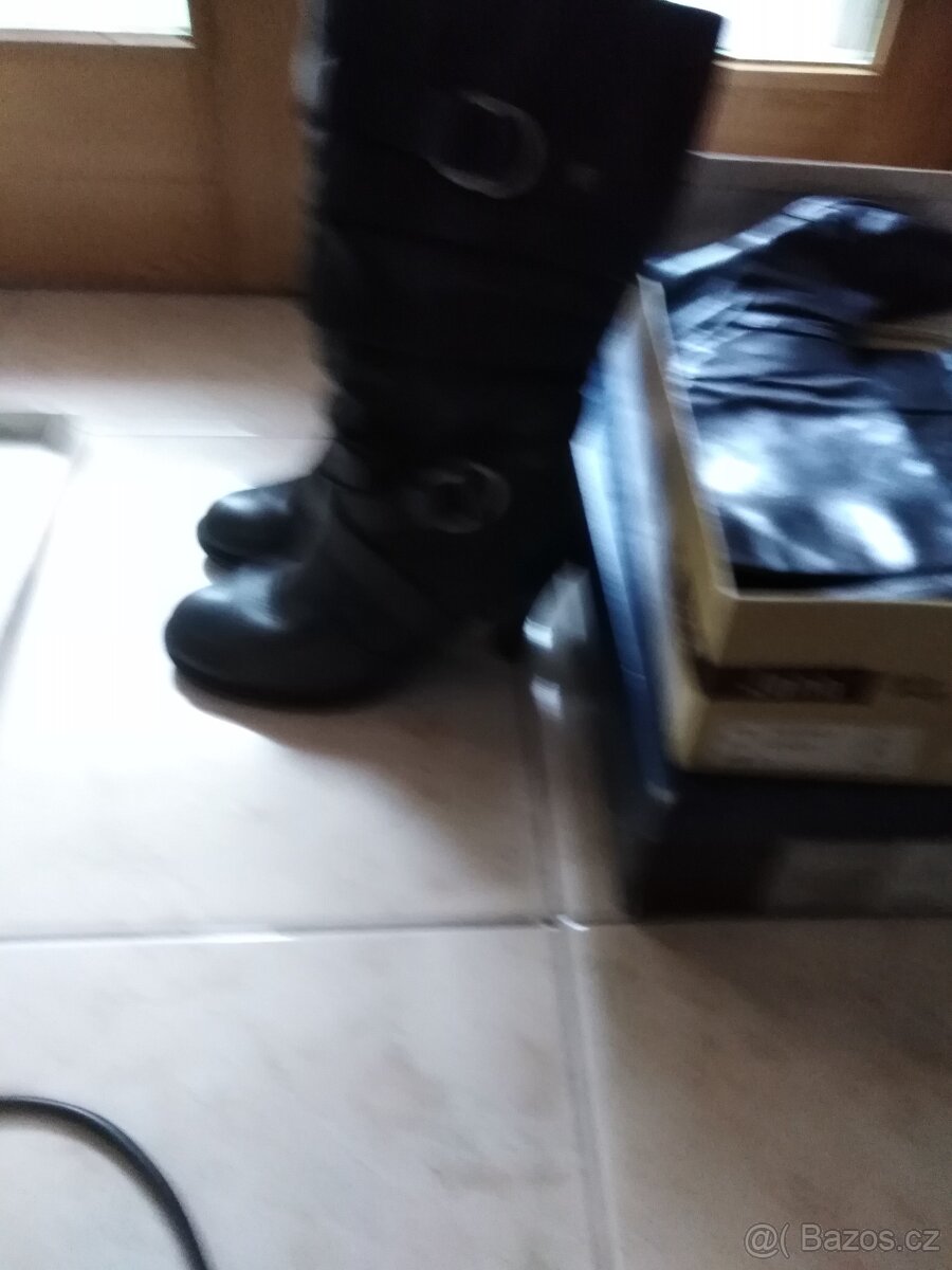 Různé zachovalé boty - 3