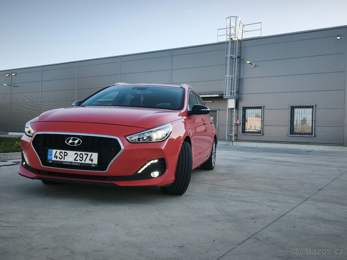 Hyundai i30 1.4 T-gdi 103kw top stav - 3