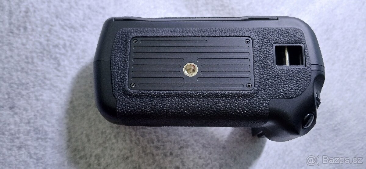 Battery grip pro Canon EOS 5D II DSTE nový - 3