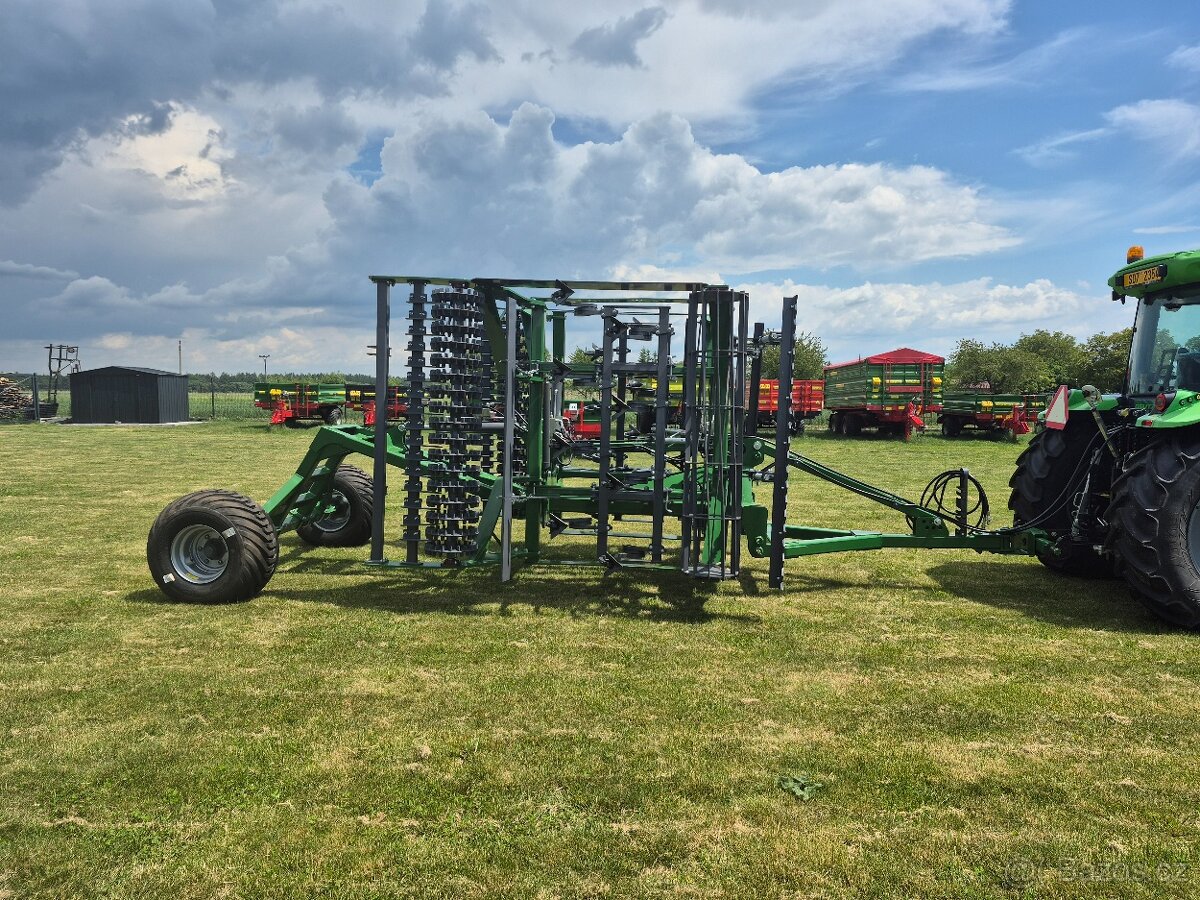 Prodám radličkový kompaktor AUC-H 400 - 3