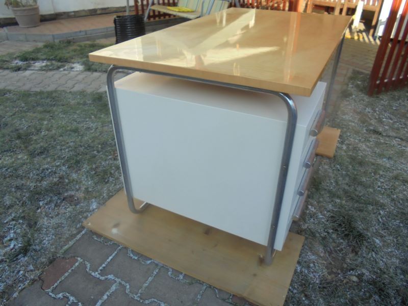 Chromovaný psací stůl - 3