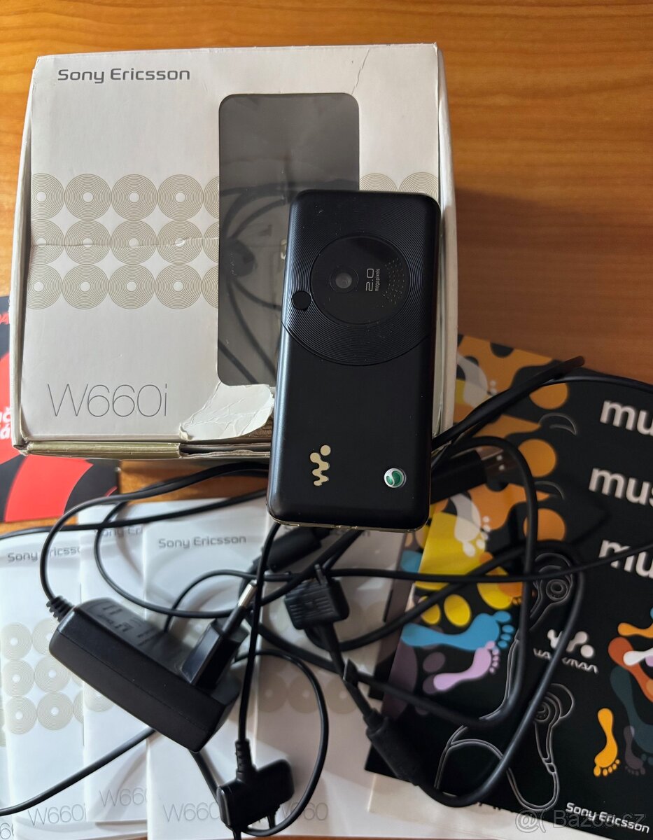 Sony Ericsson W660i - 3