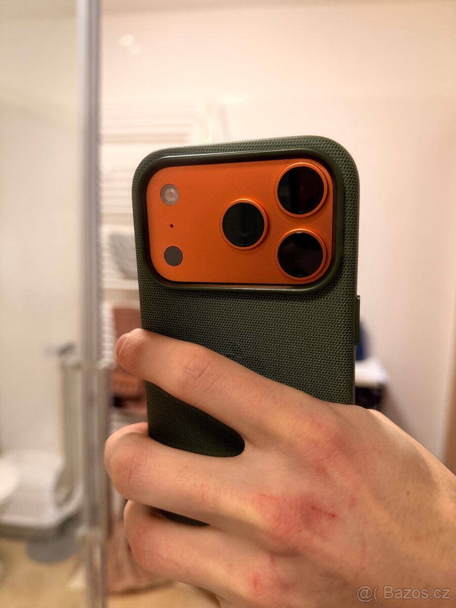 iPhone 17 Pro case - 3