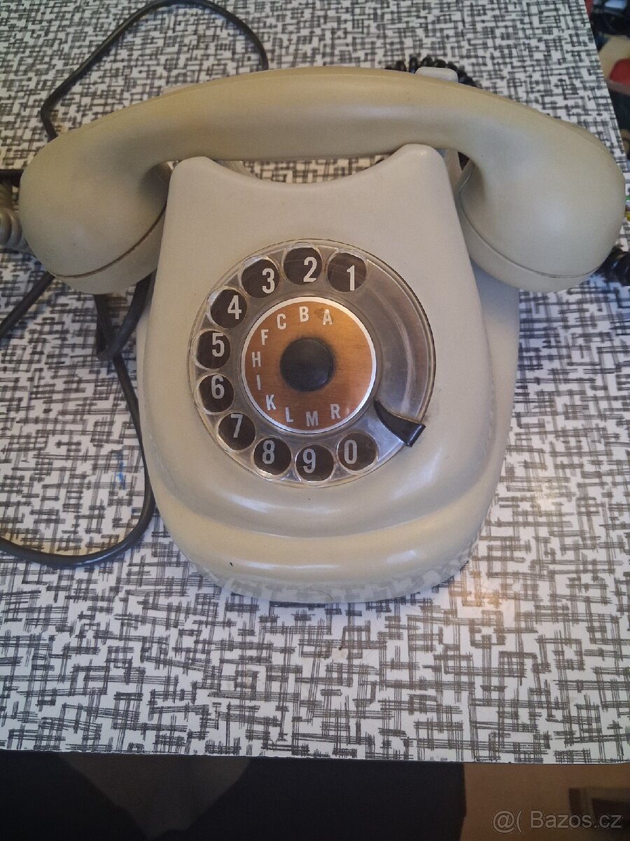 Retro telefony - 3