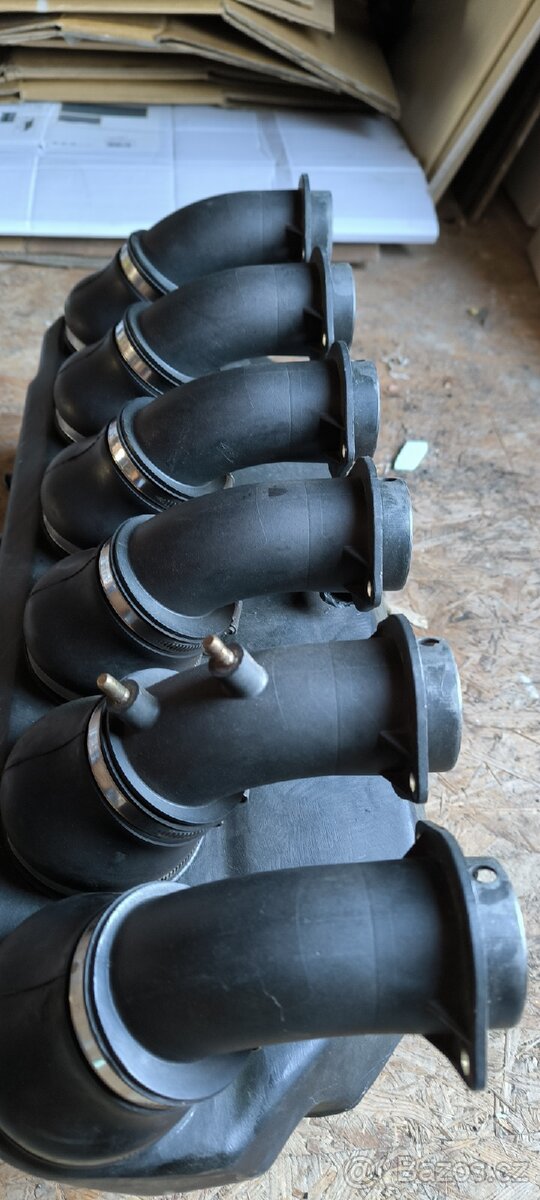 BMW M3 S50B30 sání - 3