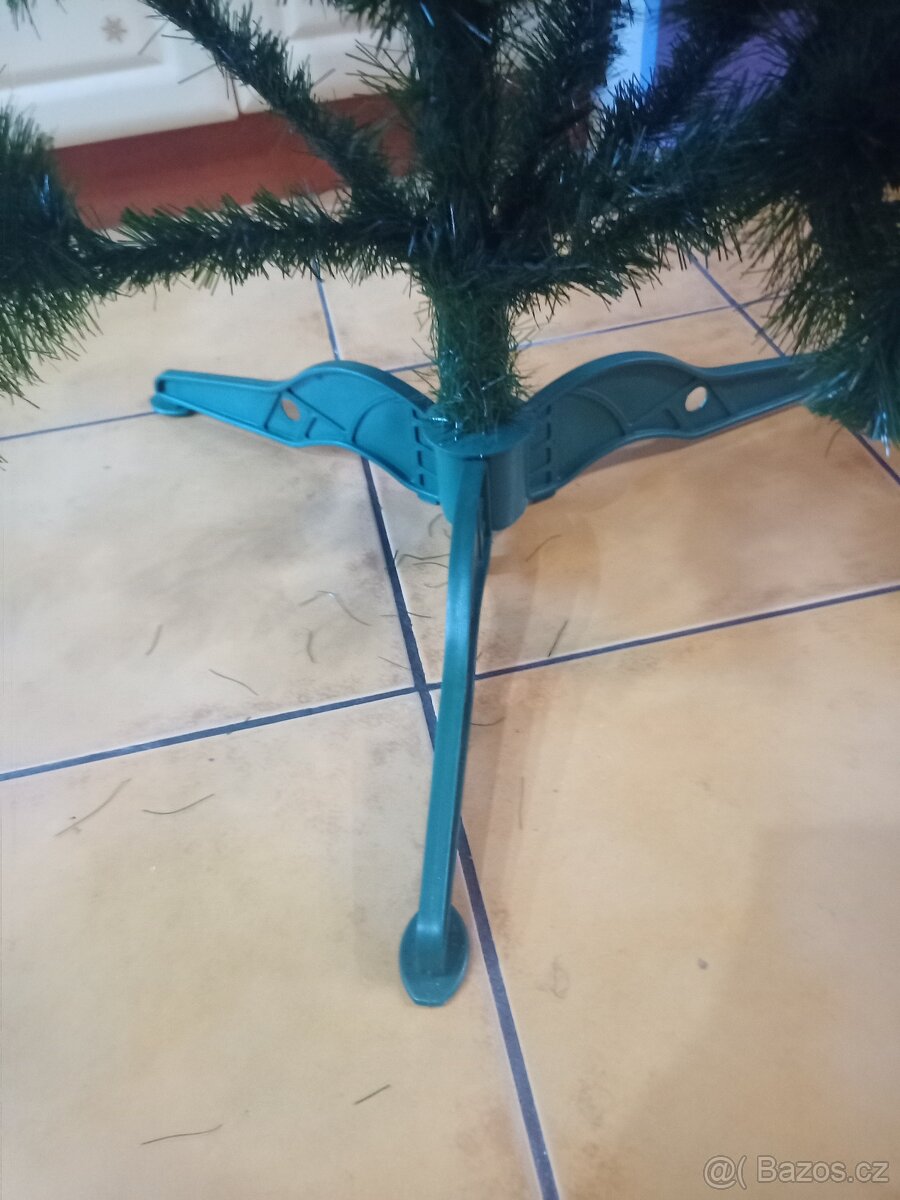 Prodám vánoční umělý stromeček - 3