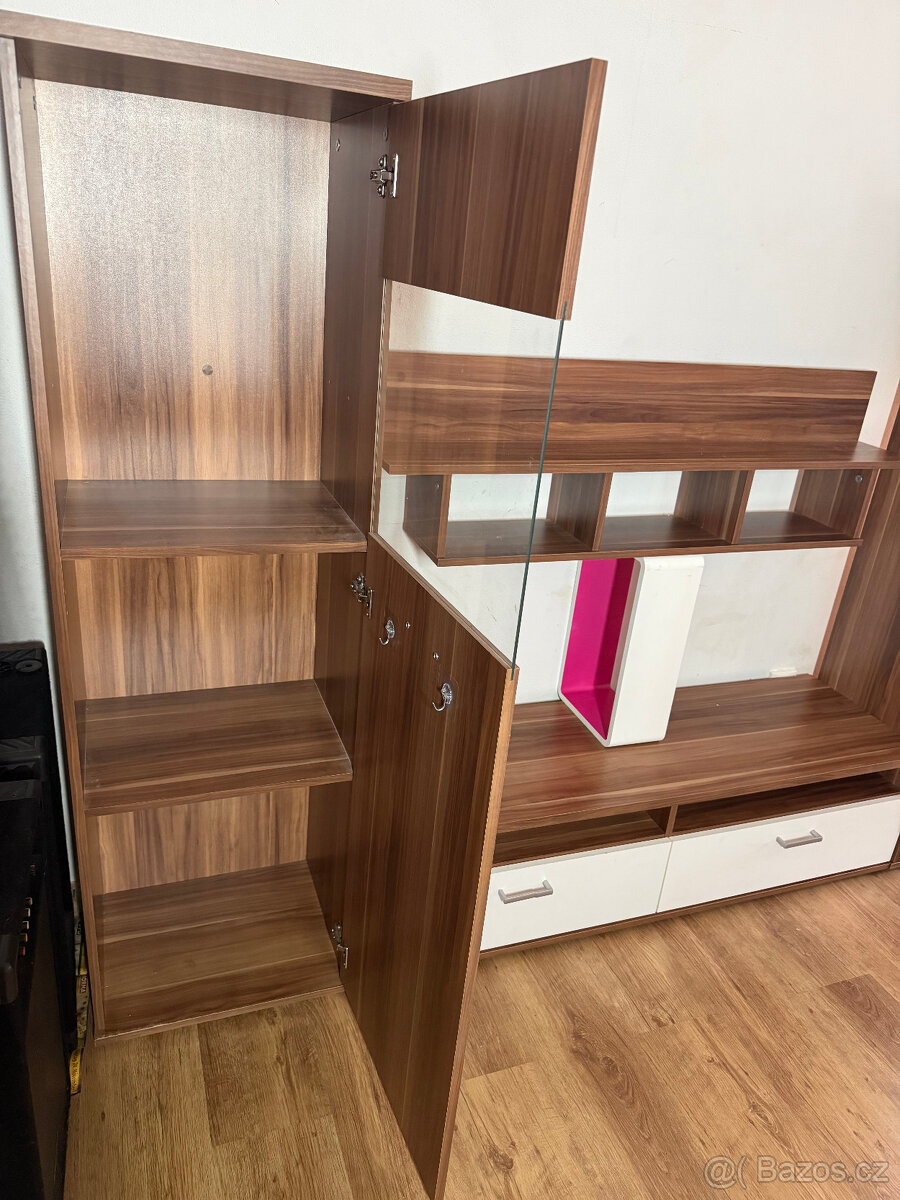 Obývací stěna menší pěkná - 3