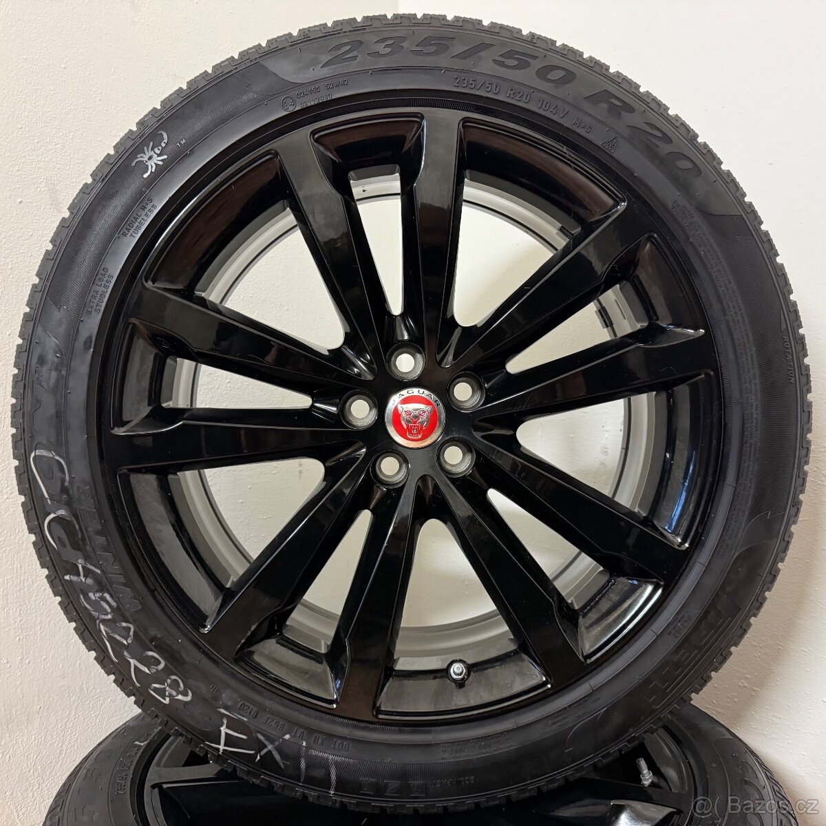 JAGUAR E-PACE 5x108 R20 ET40+ZIMNÍ 235/50R20 7/6mm - 3