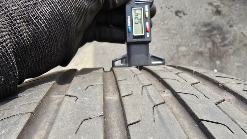 Letní pneu 235/55/18 Continental - 3