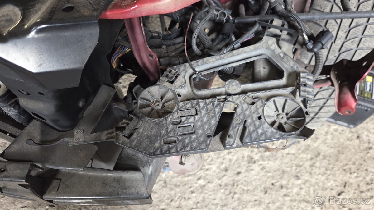 Chladičová stěna Škoda Octavia 2 - 3